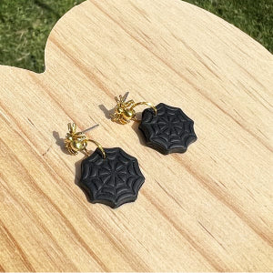 brass spider halloween earrings