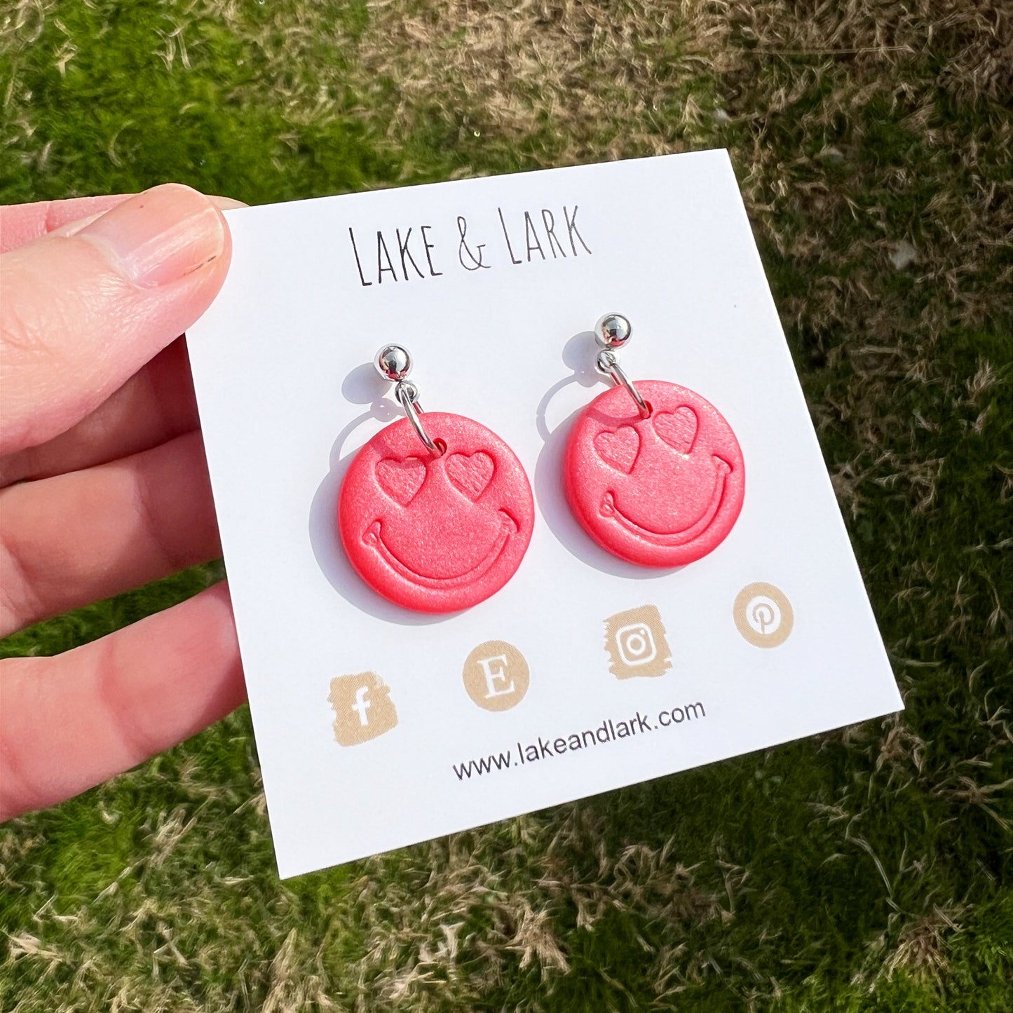 heart eyes smiley face earrings