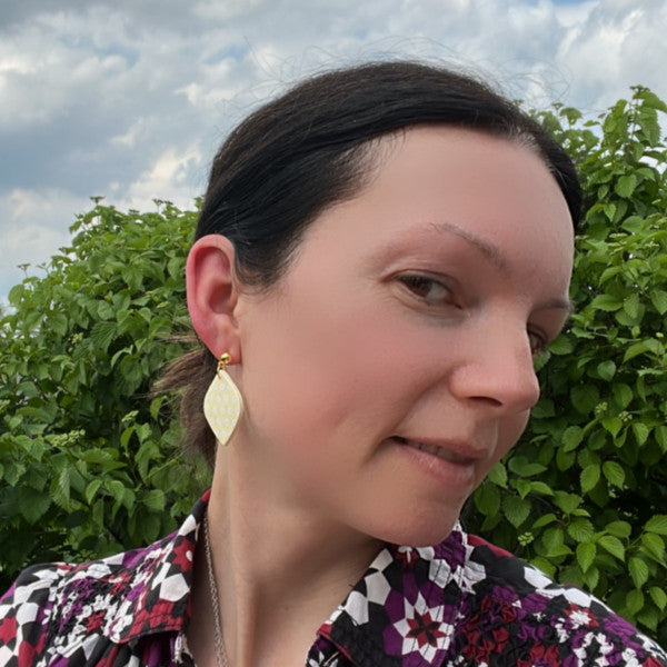 yellow daisy earrings